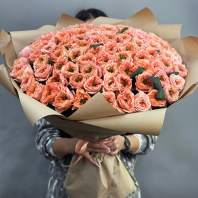 Букет "Персик" из 101 махровой розы Риджентс парк (60 см) в Кашире