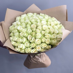 Букет 101 белая роза кения (40 см) в Кашире