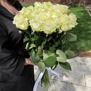 Букет из 21 белой розы (70 см) в Кашире