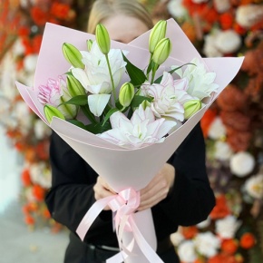 Букет из 3 пионовидных лилий в Кашире