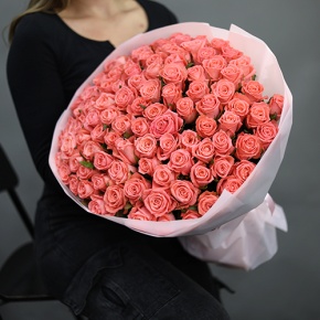 Букет 101 коралловая роза (70 см) в Кашире