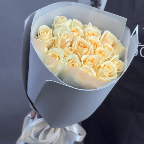 Букет из 25 роз Аваланж (50 см) в Кашире