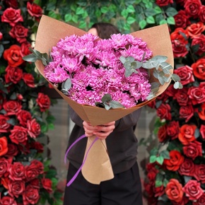 Букет  "Гармония" из 7 хризантем с эвкалиптом в Кашире