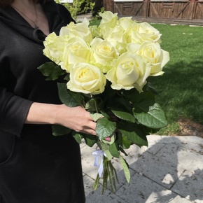 Букет из 11 белых роз (70 см) в Кашире