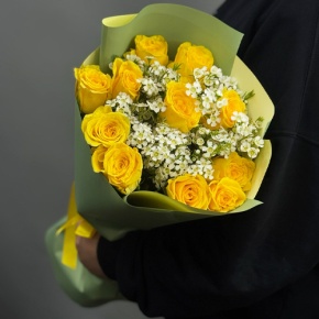 Букет "Нотка счастья" из лимонных роз и хамелациума (40 см) в Кашире
