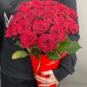 21 красная роза в конусе (50 см) в Кашире