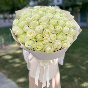 Букет "Манталь" из 51 белой розы (60 см) в Кашире