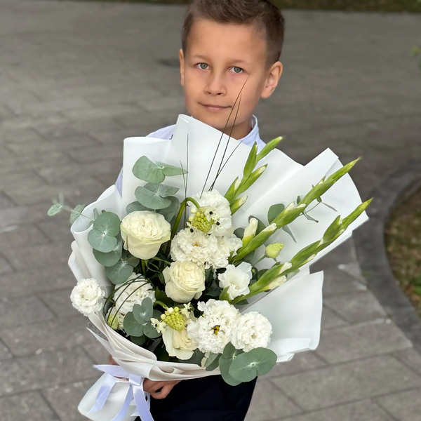 Букет на 1 сентября с гладиолусами, розами, эустомой и орнитогалумом в Кашире