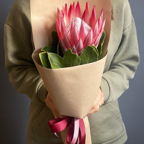 Букет из протеи в крафте в Кашире