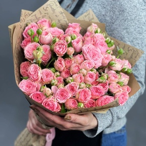 Букет "Неаполь" из 15 кустовых роз (50 см) в Кашире