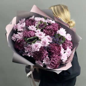 Букет "Виолетта" из хризантем Бигоуди, лимониума, брассики и кустовых хризантем в Кашире