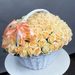 Композиция в корзине из 101 розы Аваланж (50 см) в Кашире