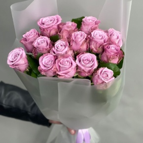 Монобукет из 15 малиновых роз Меритим (50 см) в Кашире