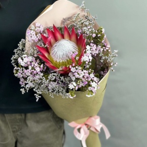 Букет из хамелациума, лимонниума и протеи в Кашире
