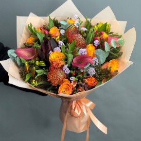 Букет "Даниэлла" из калл, роз, гиперикума, сафари, капса и лейко в Кашире