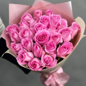 Букет из 25 розовых роз кения (40 см) в Кашире