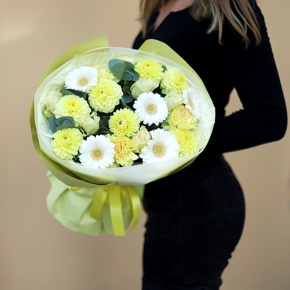 Букет "Лимонный" из георгин, диантусов, роз, гербер и эвкалипта в Кашире
