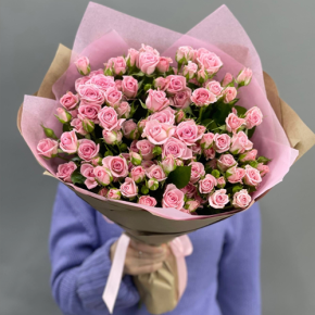 Букет  из 19 кустовых роз (60 см) в Кашире
