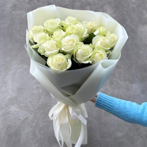 Букет "Умка" из 15 белых роз (50 см) в Кашире