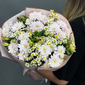 Букет "Сиэтл" из хризантем, альстромерий и ромашек в Кашире