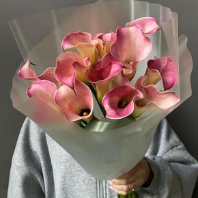 Букет из 13 нежных калл в Кашире