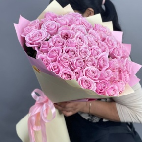 Букет из 51 пастельной розы Аваланж (60 см) в Кашире