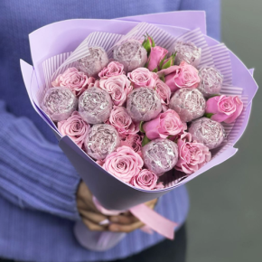 Букет из шоколадных пионов и кустовых роз в Кашире