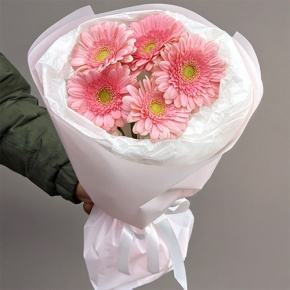 Букет из 5 розовых гербер мини в Кашире