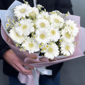 Нежный букет из гербер и ромашек в Кашире