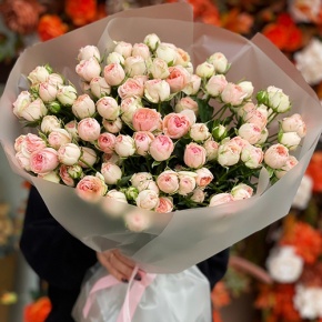 Букет из 35 нежных кустовых роз (40 см) в Кашире