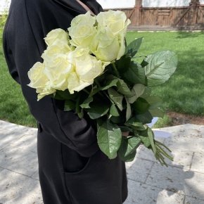 Букет из 9 белых роз (70 см) в Кашире