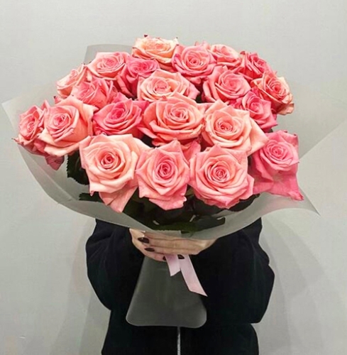 Букет из 21 розовой розы (50 см) в Кашире