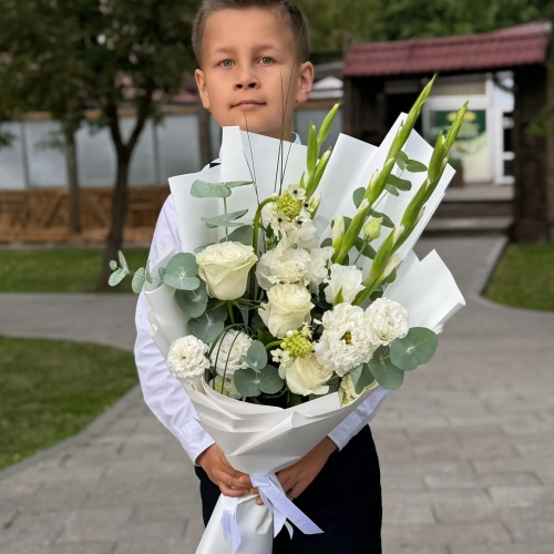 Букет на 1 сентября с гладиолусами, розами, эустомой и орнитогалумом в Кашире